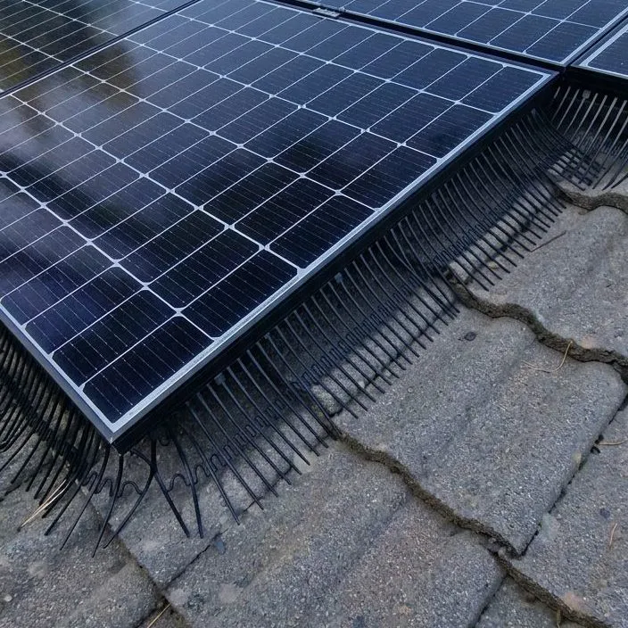 Malla perimetral de protección instalada en paneles solares